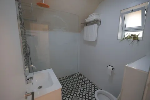 חדר רחצה — ריצוף בוהו